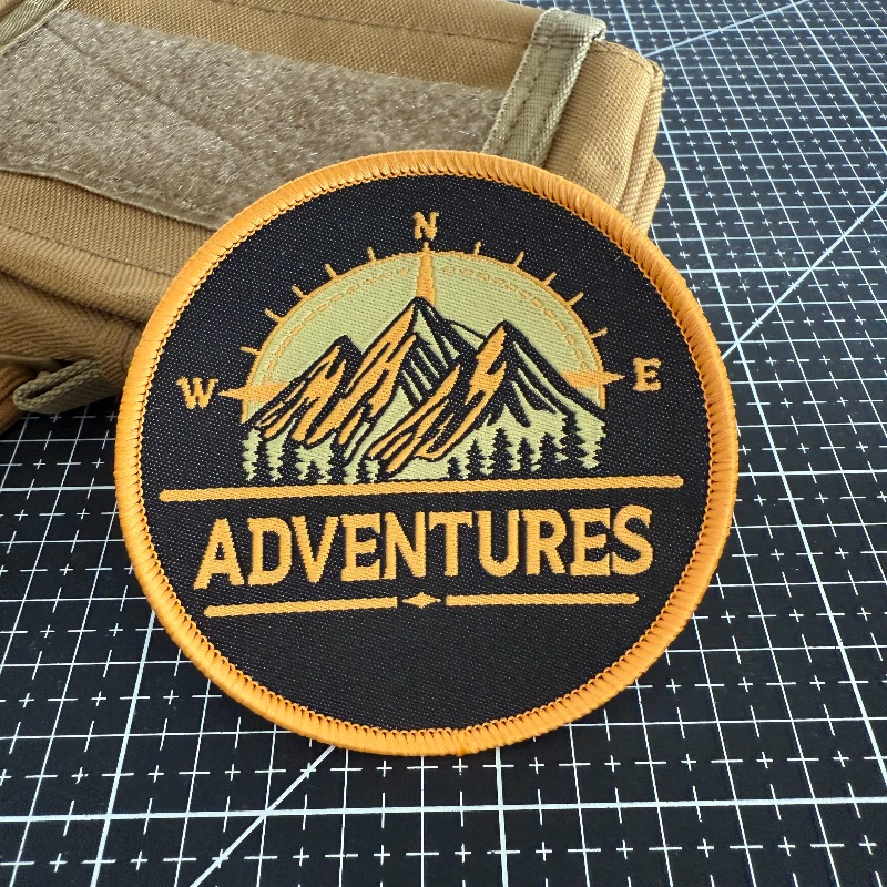 Abenteuer-Bergkompass Bestickt – Outdoor Adventure With No Backpack Bewertung und Preis